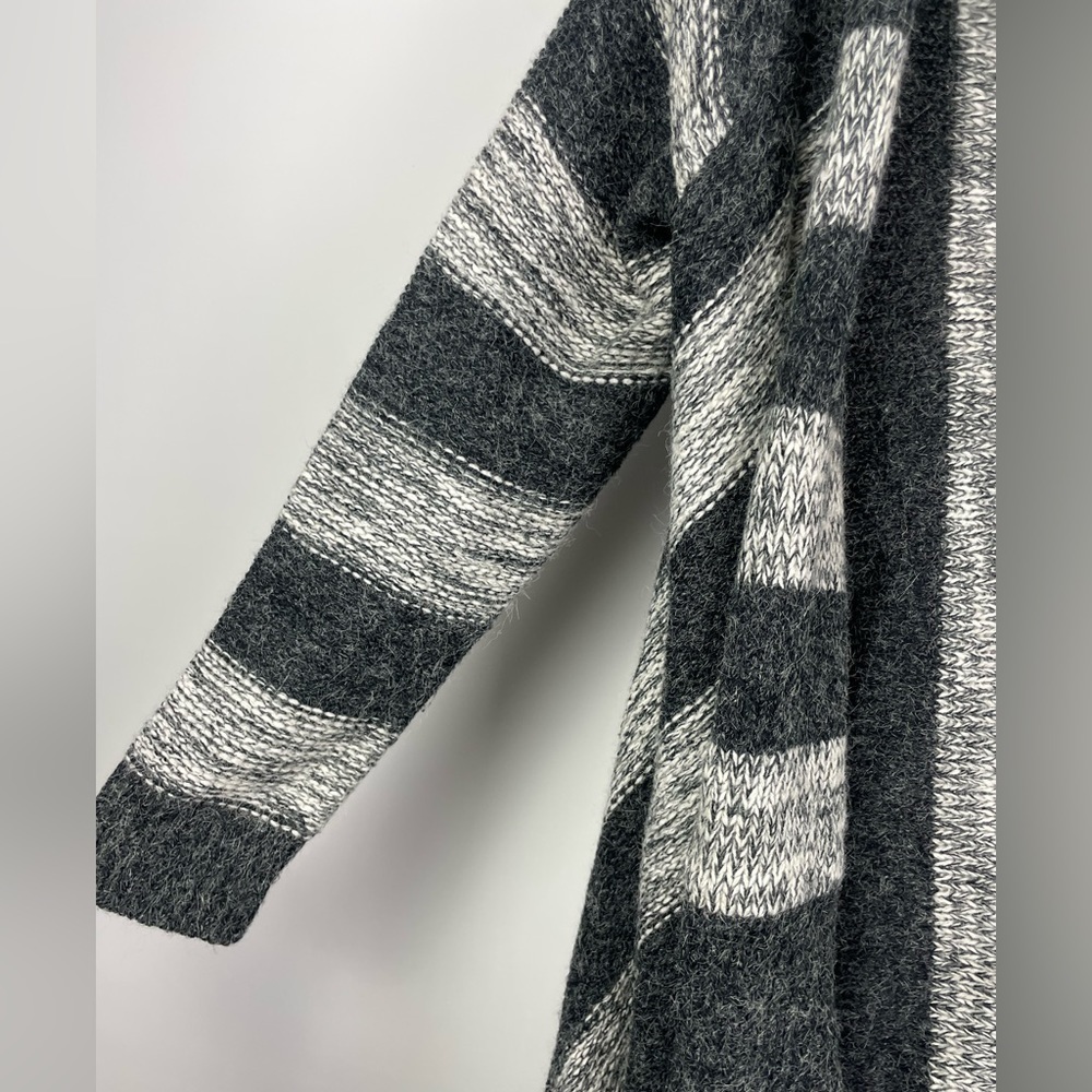 Tris Design Gray Striped Mohair Blend Fringe Trim Open Front Sweater - Picture 3 of 8